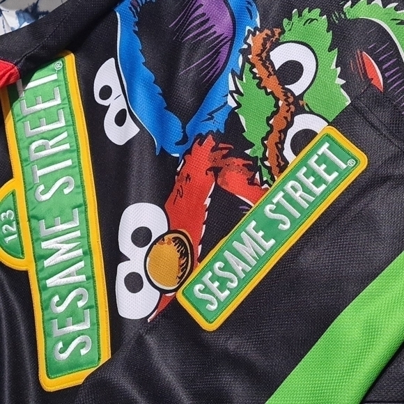 Sesame Street Hockey Jersey Size Medium NWT - Picture 3 of 10